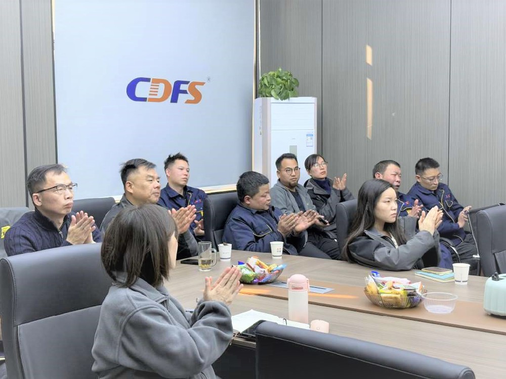 多靈年度經(jīng)營分析會盛況啟幕，共繪2025發(fā)展新藍(lán)圖